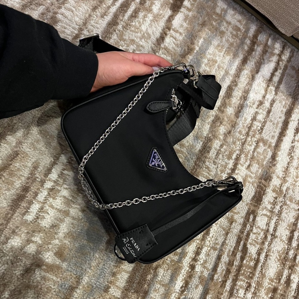 Authentic Prada Re-edition Nilon bag - Picture 3 of 5